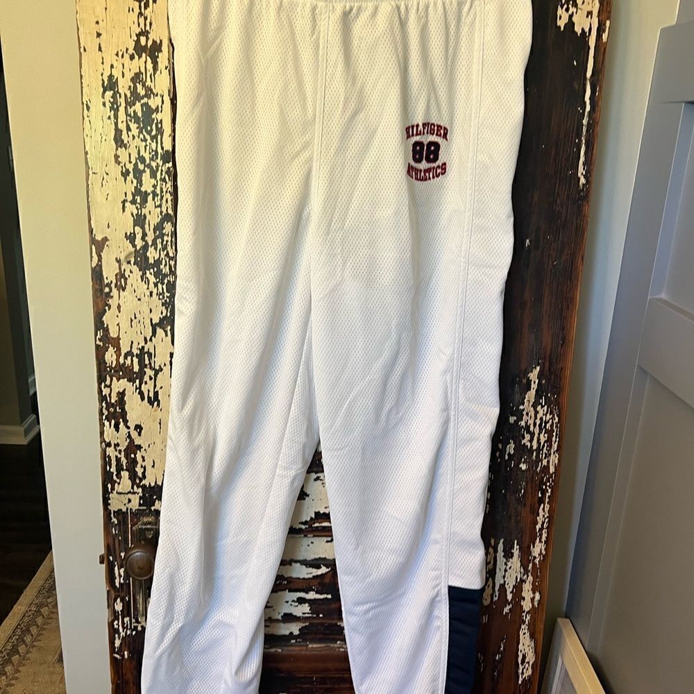 Vintage men’s Tommy Hilfiger Athletics 88 track pants size M brand new.